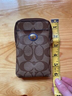 Coach Signature Canvas Card Case , Missing Strap